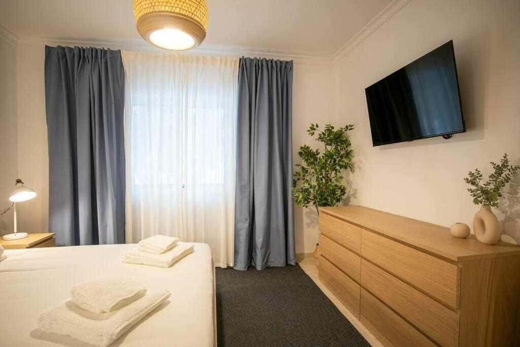 Modern 3Br Apt W/ Lg Terrace, Bbq, Ac & Parking Ταβίρα Εξωτερικό φωτογραφία
