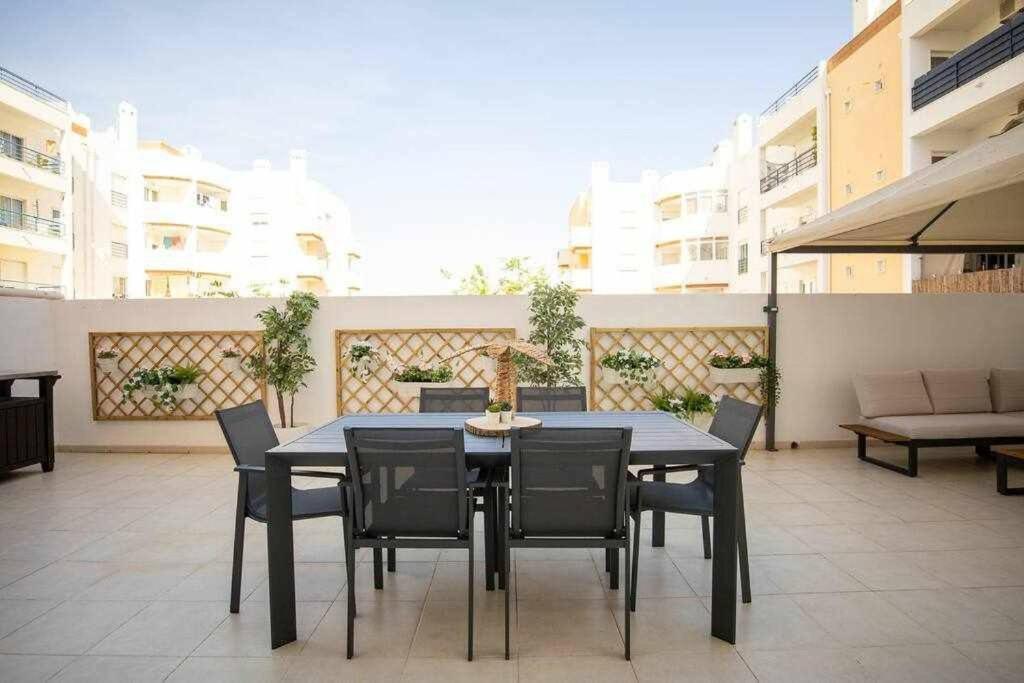Modern 3Br Apt W/ Lg Terrace, Bbq, Ac & Parking Ταβίρα Εξωτερικό φωτογραφία