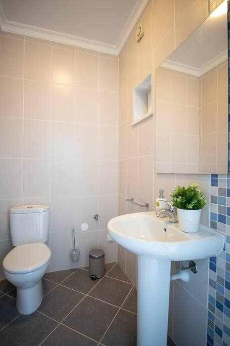 Modern 3Br Apt W/ Lg Terrace, Bbq, Ac & Parking Ταβίρα Εξωτερικό φωτογραφία